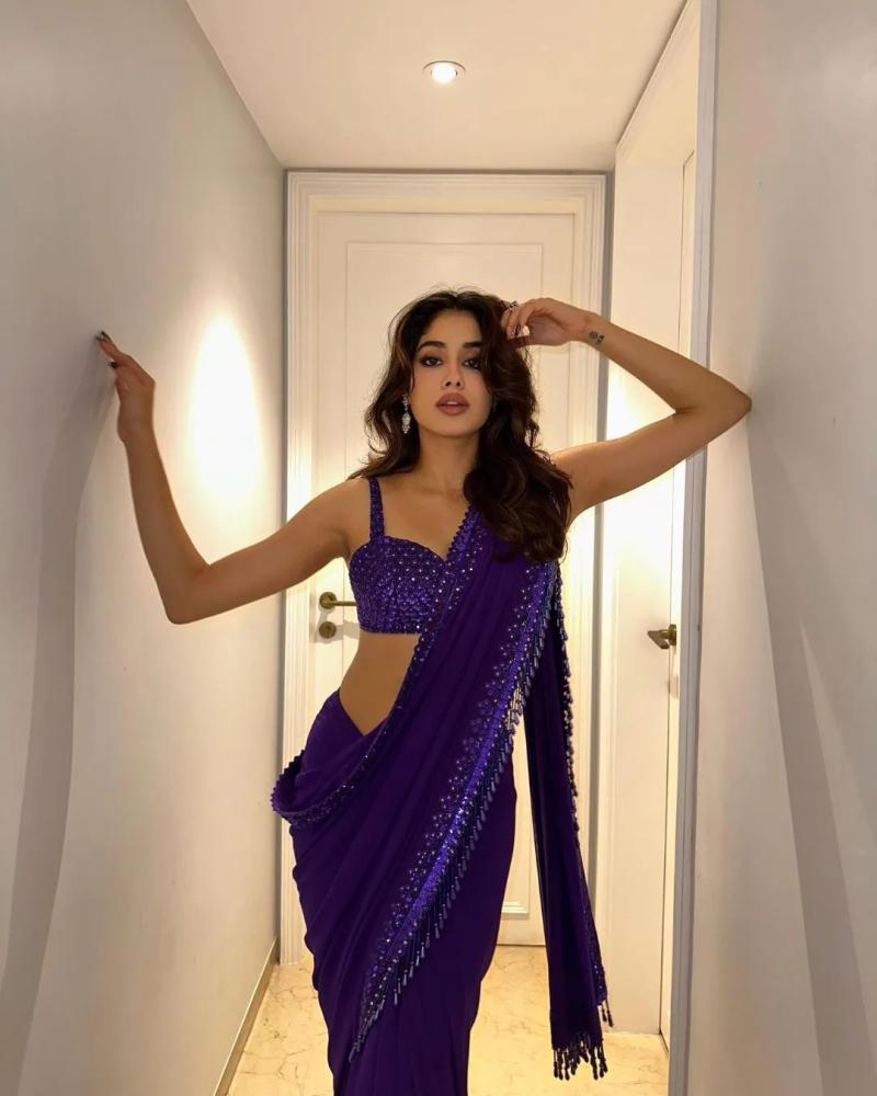 janhvi-kapoor-hot-photos